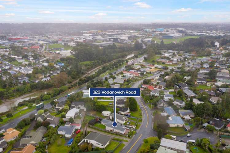 123 Vodanovich Road Te Atatu South_21