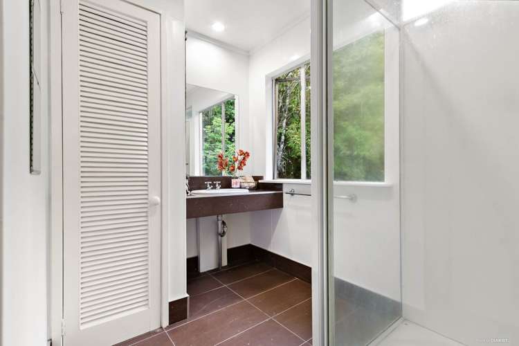 173 Woodlands Park Road Titirangi_18