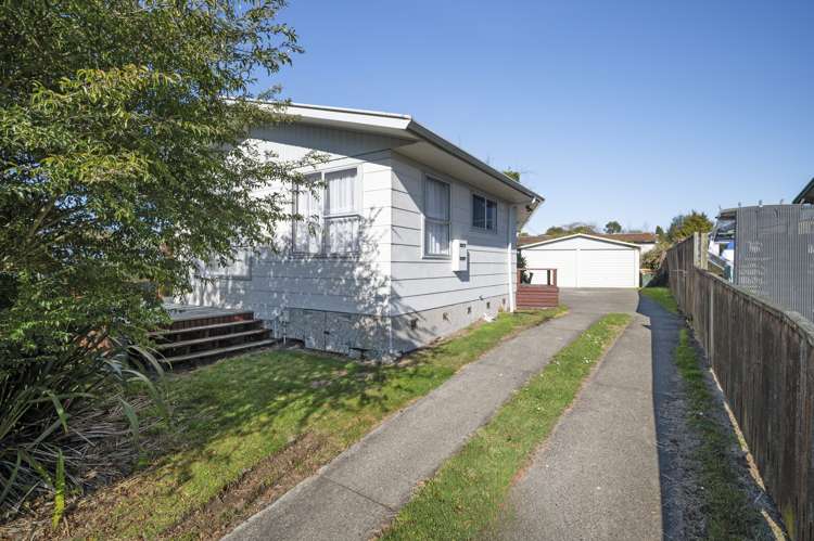 18 Sequoia Crescent Owhata_14