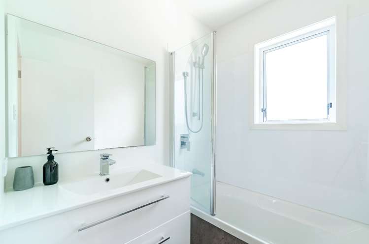 25 Ford Avenue 11601_8