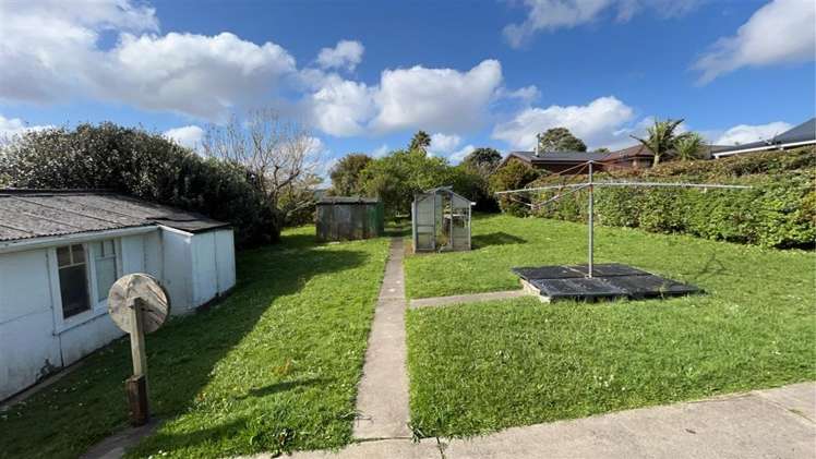52 Evans Road Glen Eden_9