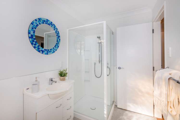 15 King Charles Drive Kingsley Heights_11