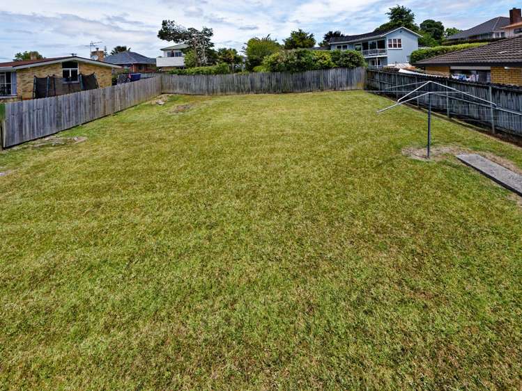 121 Mcleod Road Te Atatu South_16