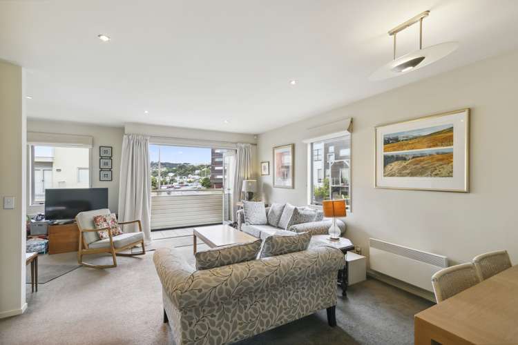 83/305 Evans Bay Parade Hataitai_1