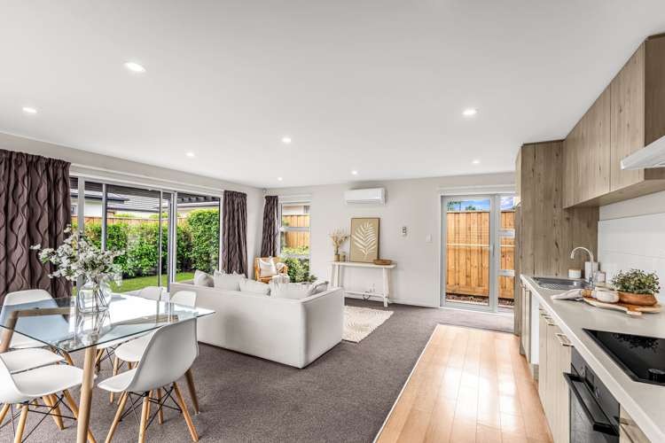 25 Farnborough Way_1