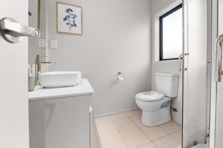 2 Southbrook Close Glenview_11