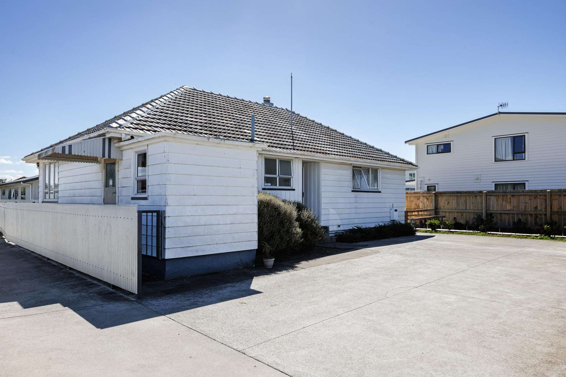 1033 Hood Street Mayfair_0