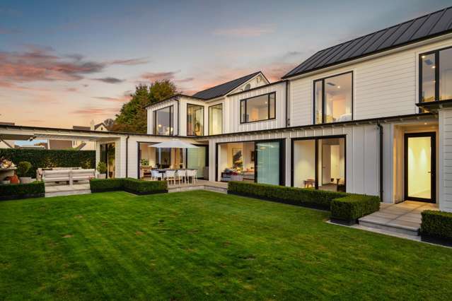 Admired Architecture, Elite location