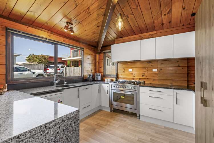 23 Cliff Street Raglan_6