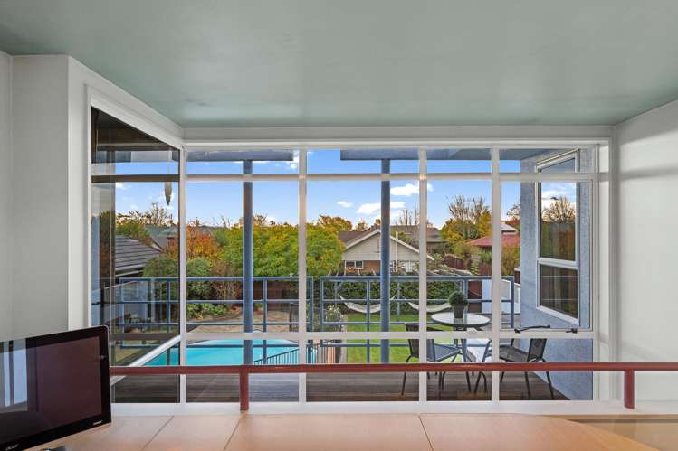 74 Regency Crescent Redwood_18