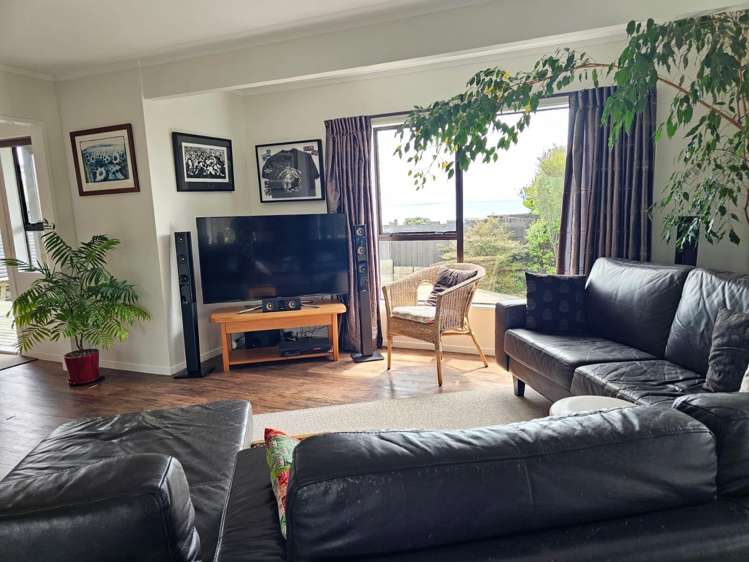 81 Renown Road Raumati South_3
