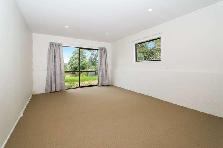 9 Castaing Crescent Te Atatu South_12