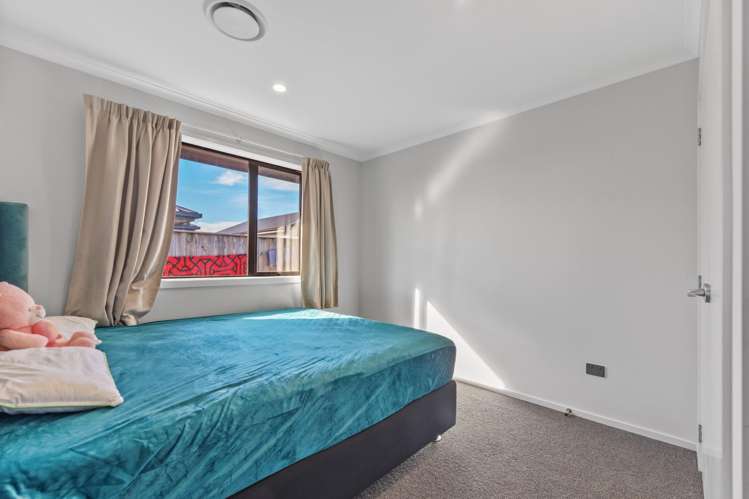 10 Esher Lane Richmond_12