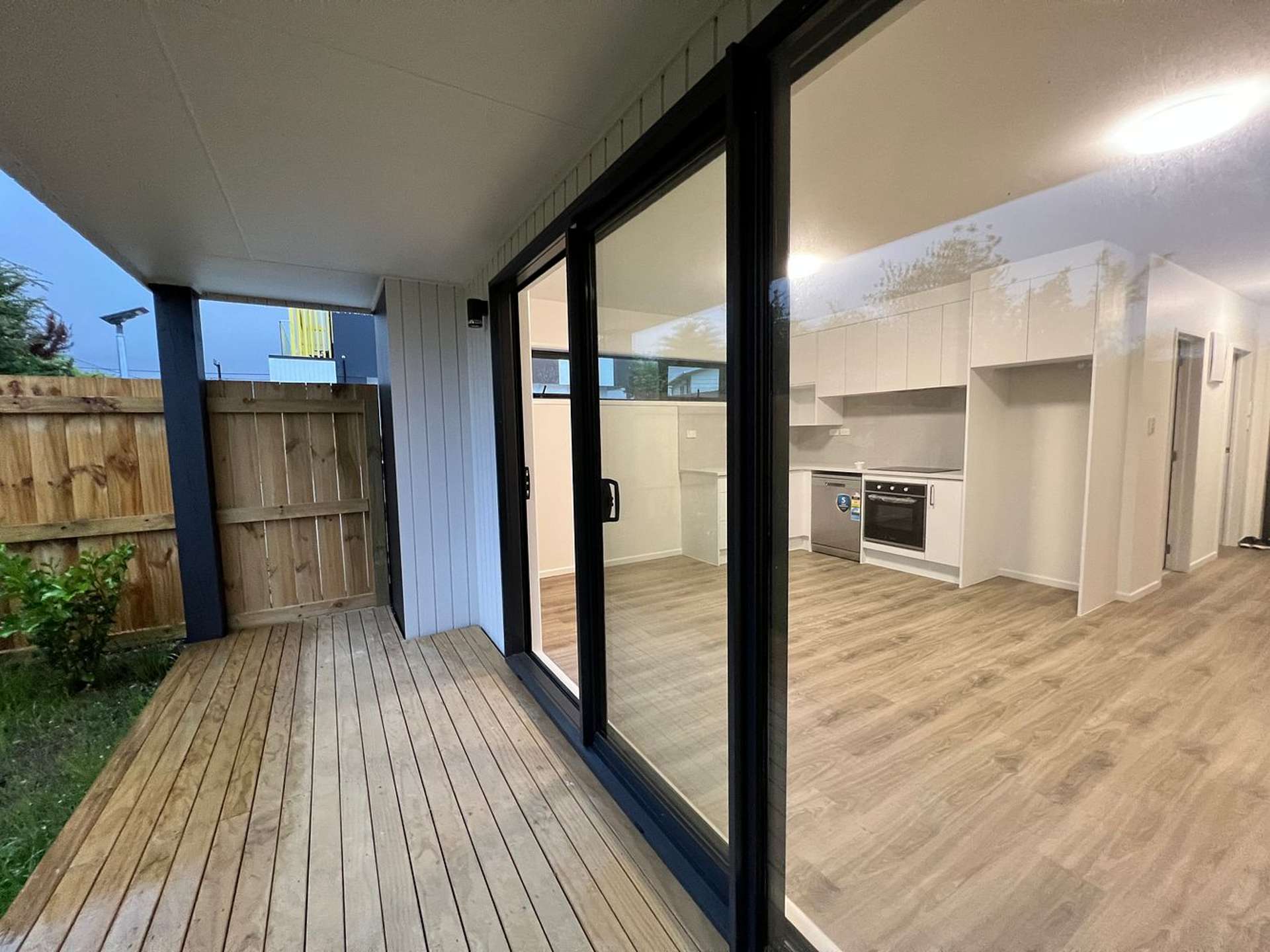 1/43b Waimumu Road Massey_0