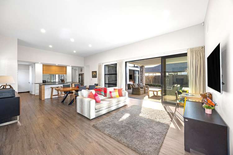 49 Vernon Drive Lincoln_8