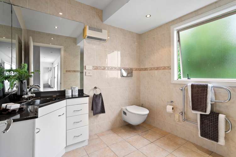 2/25 Churchill Road Murrays Bay_31