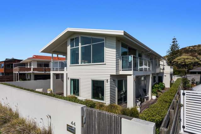 A beachfront home that is just right, in Ohope!