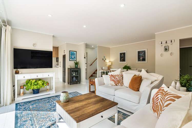 3/3 Marie Avenue Red Beach_8