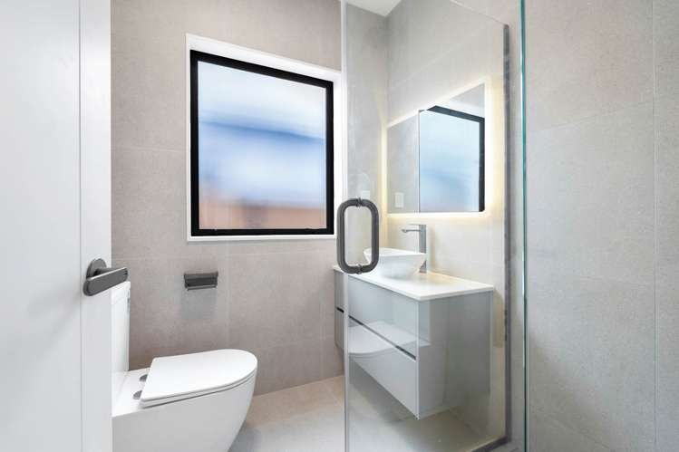 18 & 20 Furlough Road Opaheke_17