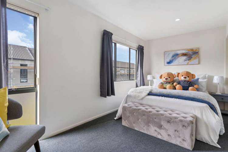 11/12 Ambrico Place New Lynn_12