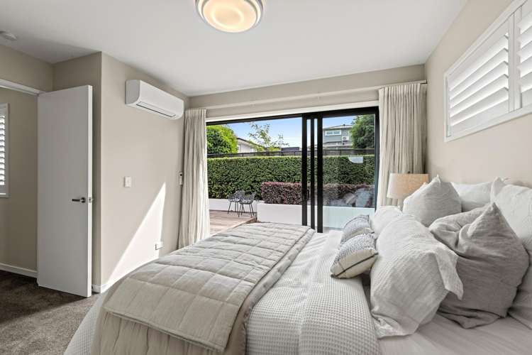 15 St Andrews Square Strowan_15