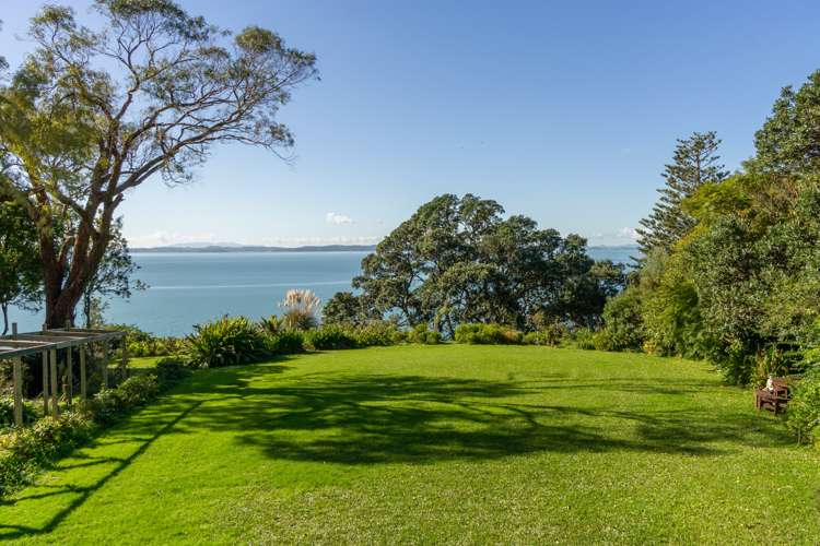 215 Bleakhouse Road Mellons Bay_4