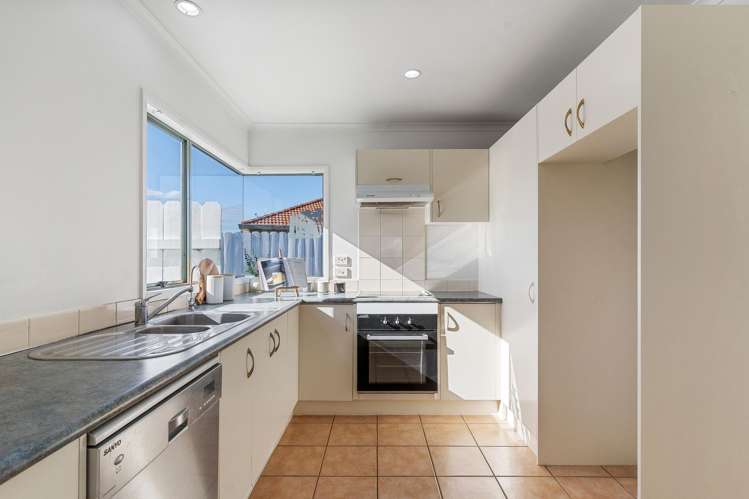 8 Anton Place Takanini_9