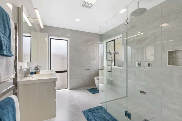 2 Gillard Place Eastern Beach_22