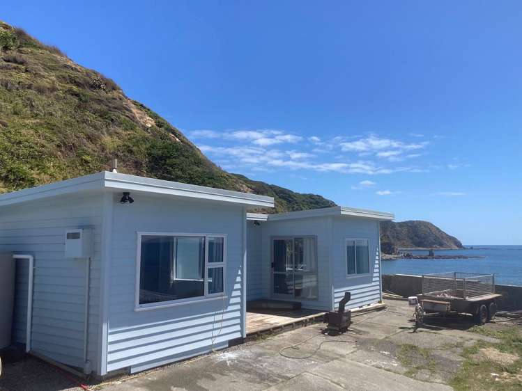 1093 Makara Road_0