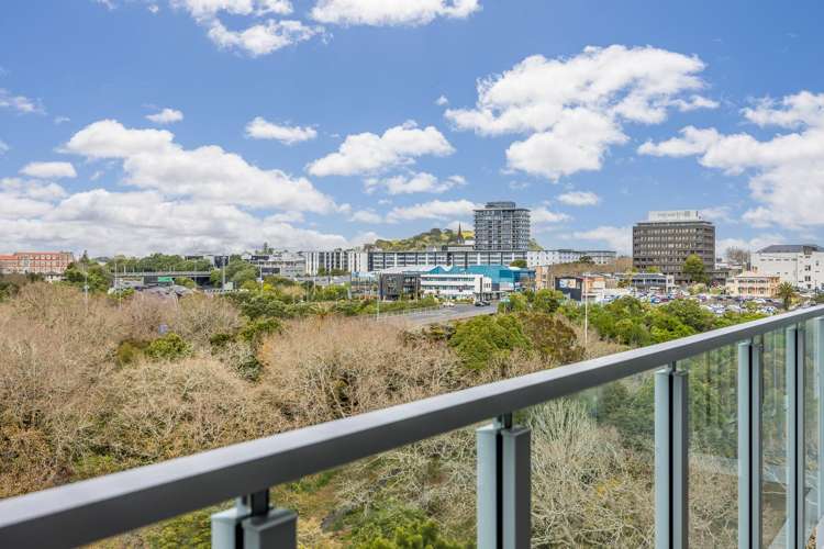 11E/14 Upper Queen Street Auckland Central_13