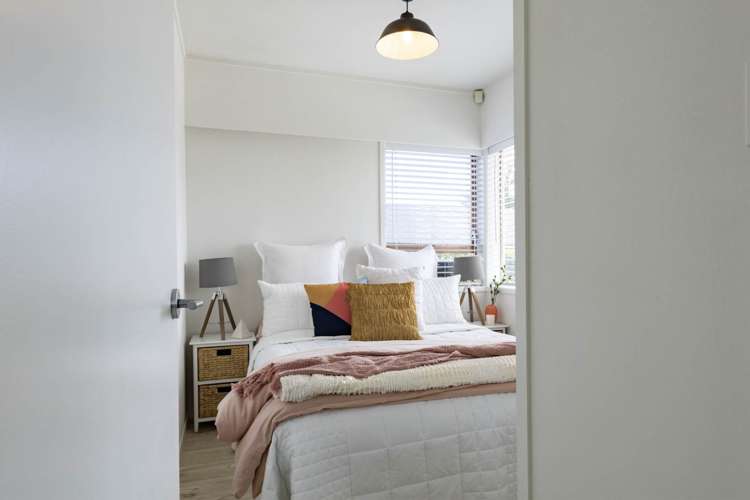 64 West Coast Road Glen Eden_16