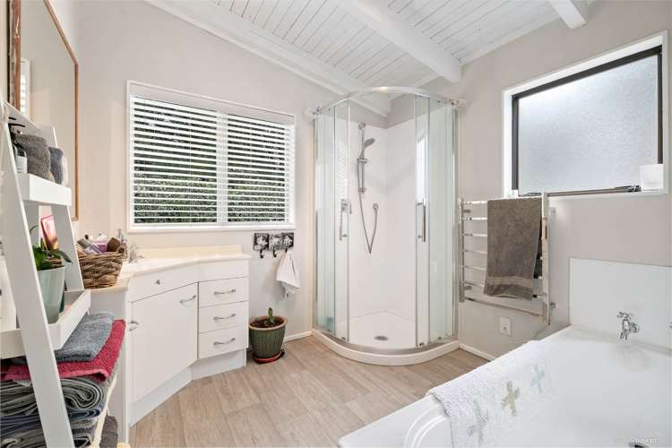 147a Whangaparaoa Road Red Beach_9