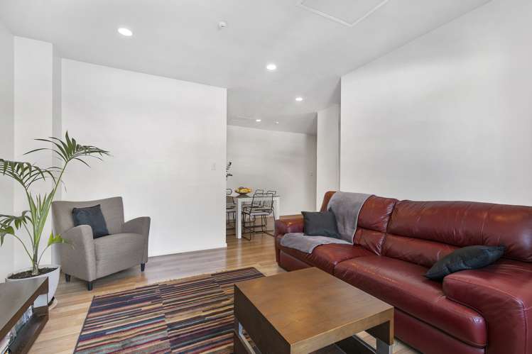 2d/121 Newton Road Eden Terrace_8