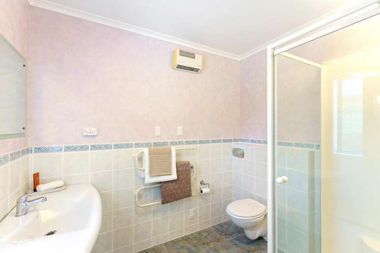 50 Awanui Drive Waikanae_14