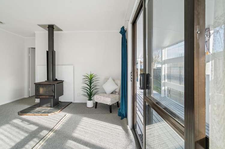 17B Grayson Avenue Mangakakahi_5