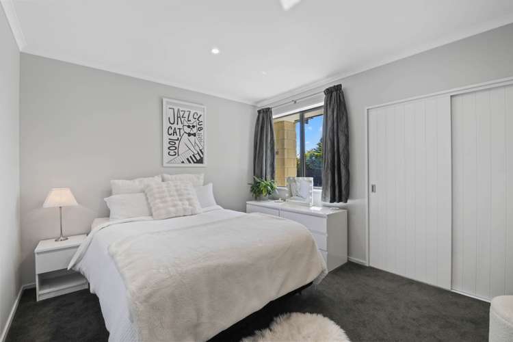 33 Birchwood Avenue Burleigh_19