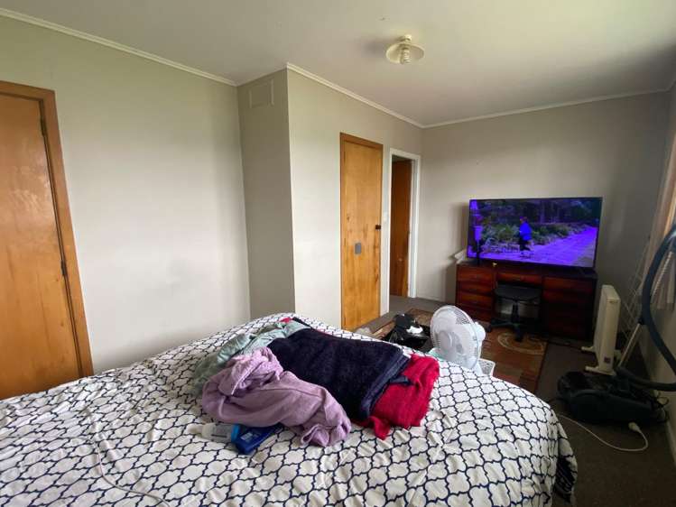 10 Cheshire Street Cannons Creek_9