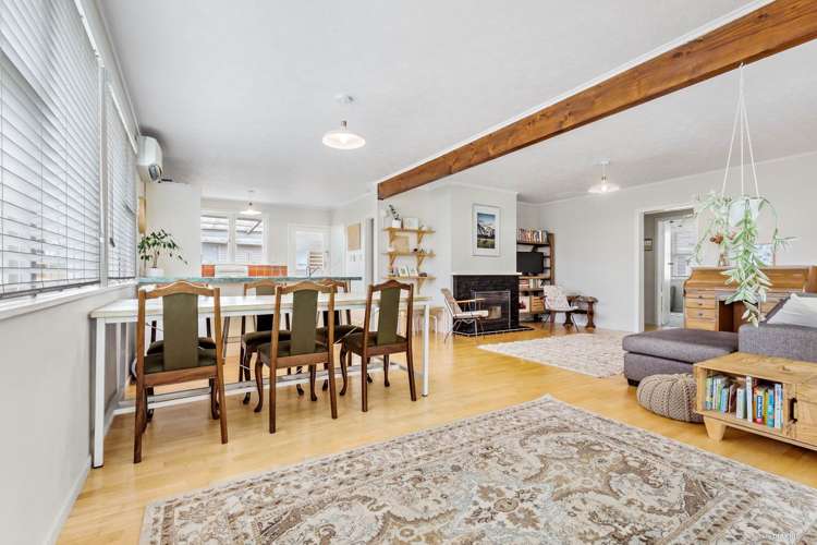 37b Cobham Crescent Kelston_4