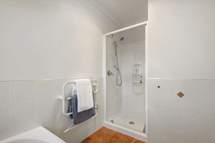 7 Louvain Place Greenhithe_24