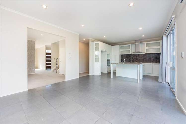 10 Stamford Crescent Flat Bush_5