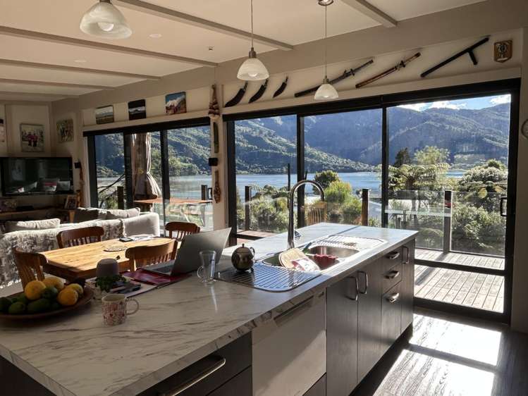 1742 Queen Charlotte Drive Anakiwa and Surrounds_3