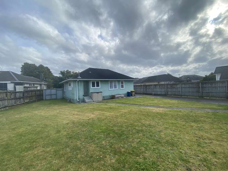32 Enderby Drive Te Atatu Peninsula_12