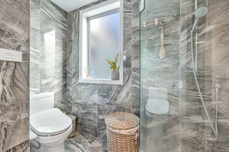 54 Jandell Crescent Bucklands Beach_17