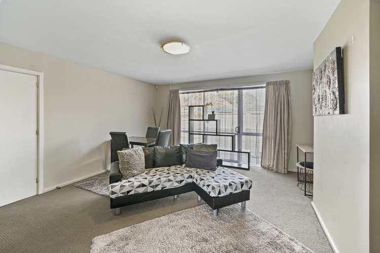 2/538 Gloucester Street Linwood_4