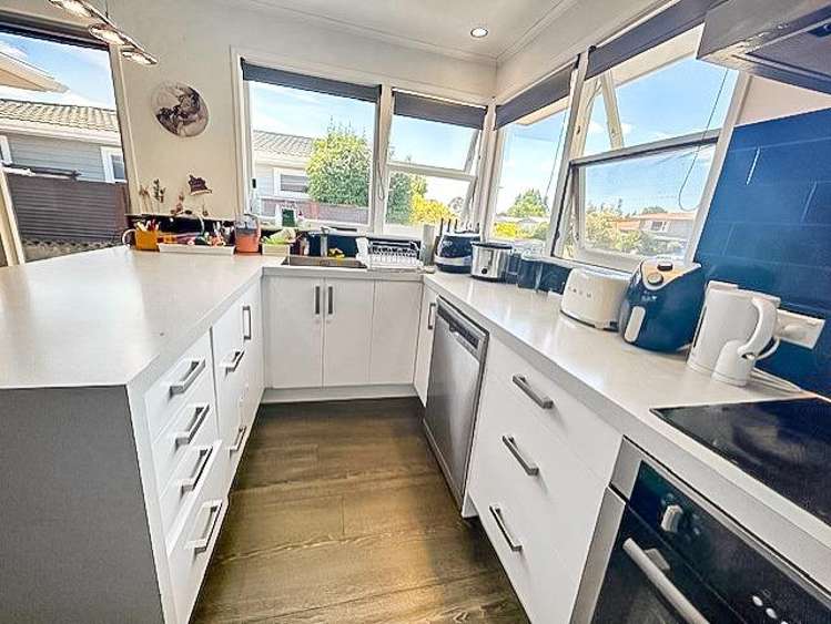 26 Fairview Avenue 10643_8