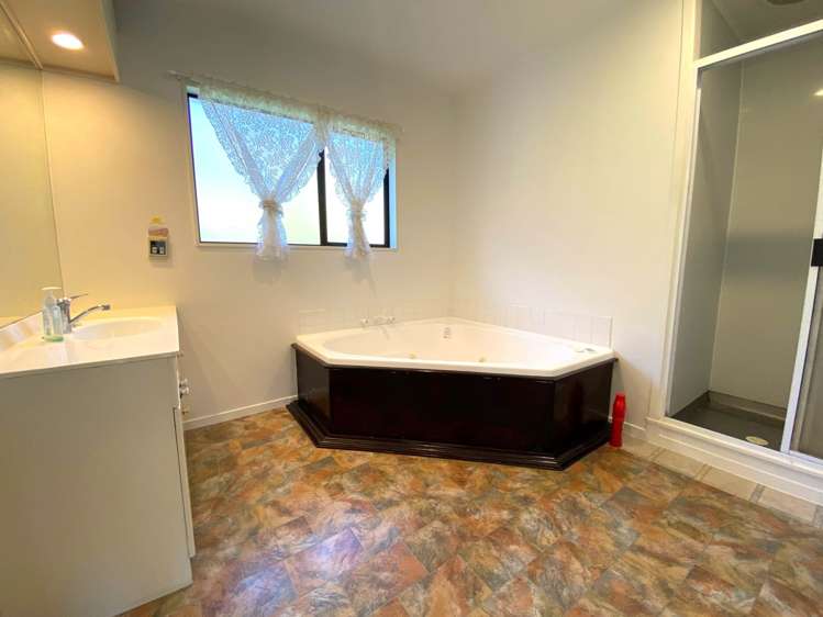131 Spinella Drive Bayview_14