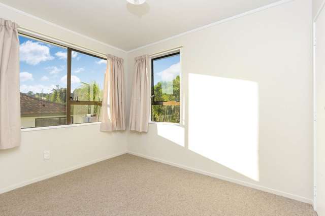 190 Solar Road Glen Eden_4