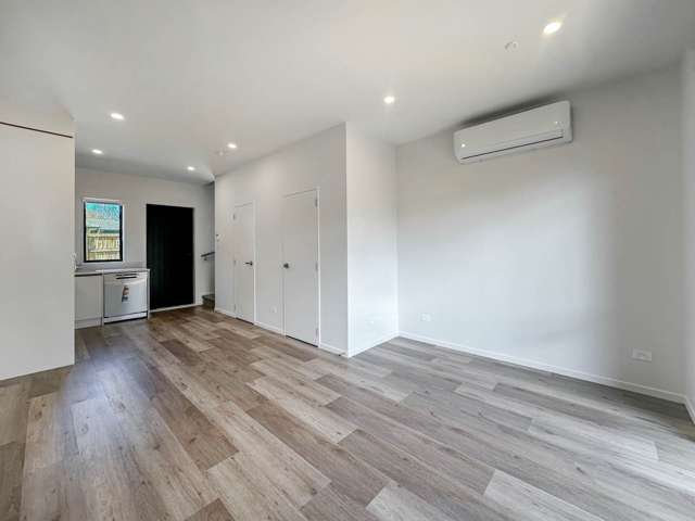 6/35 Crawford Avenue Mangere Bridge_1