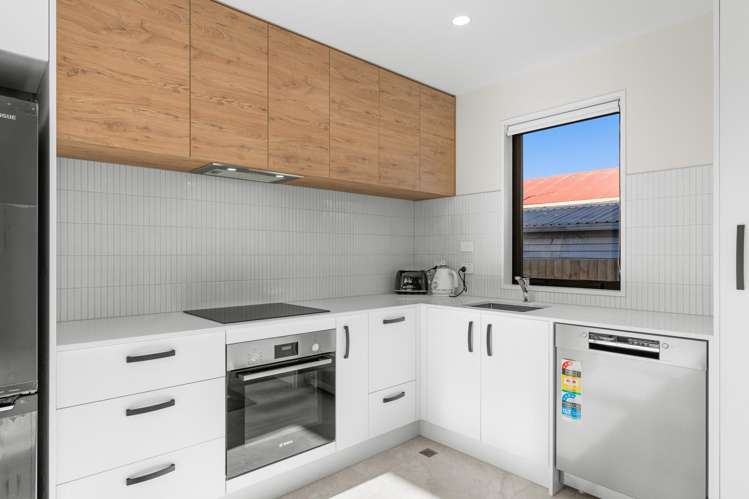 1/10 Simeon Street_5