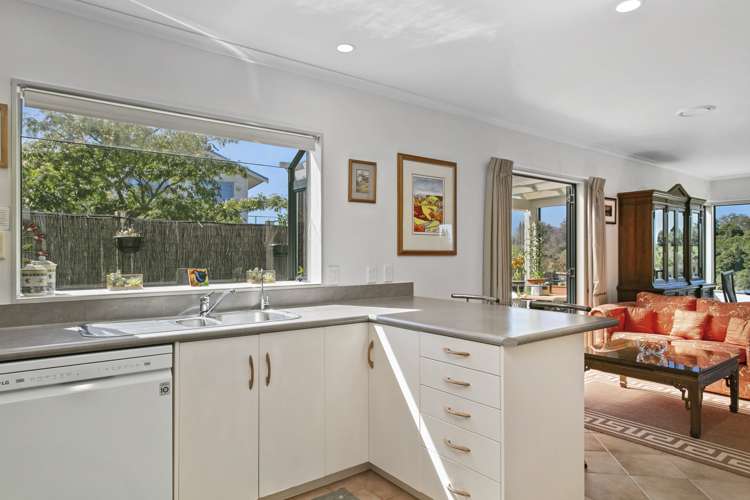 26 Robinson Terrace Rangatira Park_21